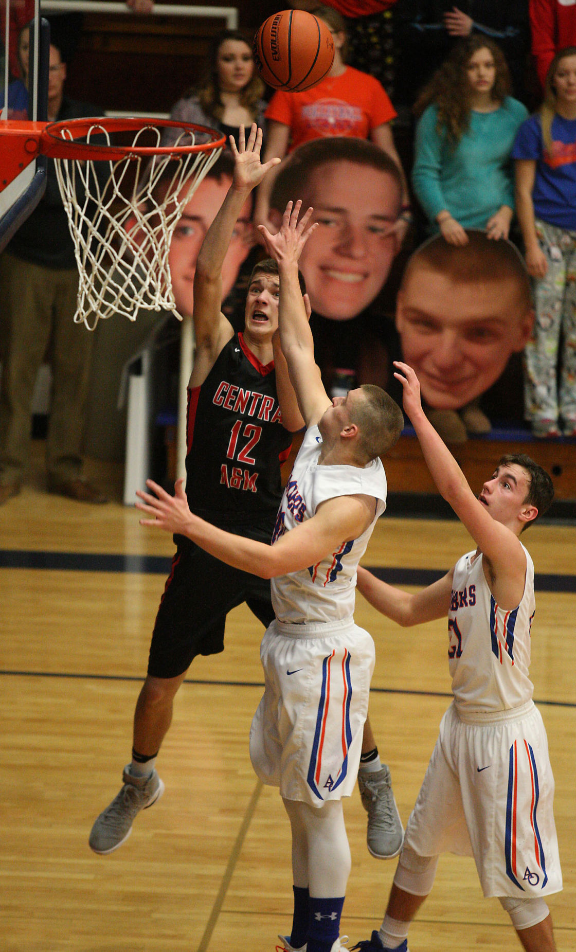 Argenta Oreana vs Central AM boys basketball 15 1.3.17.jpg
